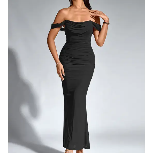 Robe Scarlet Étreinte