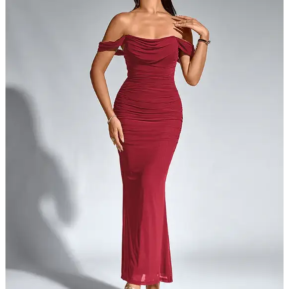 Robe Scarlet Étreinte