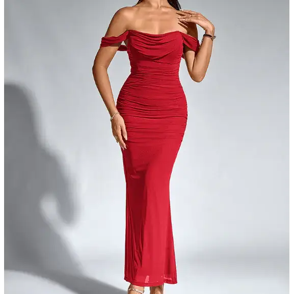 Robe Scarlet Étreinte
