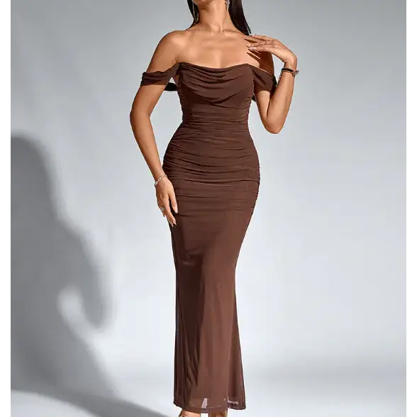 Robe Scarlet Étreinte